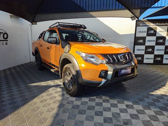 MITSUBISHI L200 TRITON 2.4 16V TURBO DIESEL SAVANA GLS CD 4X4 AUTOMÁTICO